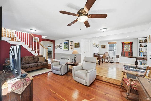 735 Carr Ave, Santa Rosa, CA 95404