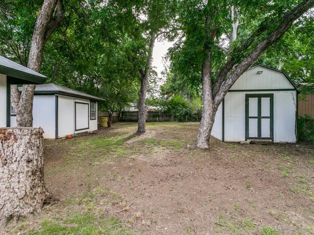 429 Harmon Road, Hurst, TX 76053
