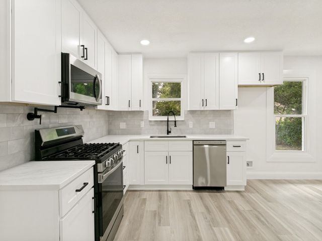 429 Harmon Road, Hurst, TX 76053