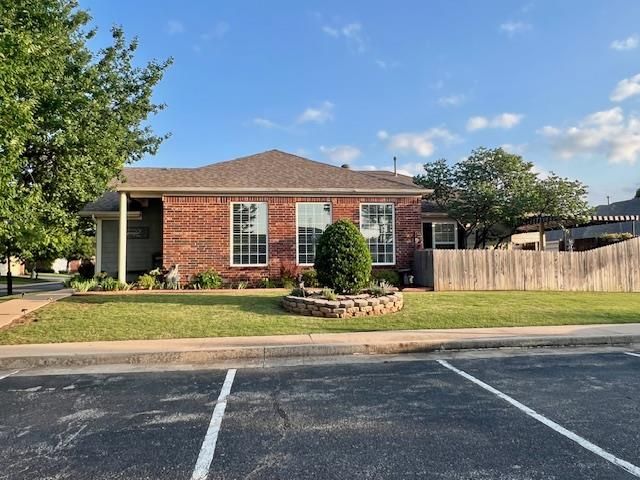 2455 Manchester Drive 82, Oklahoma City, OK 73120