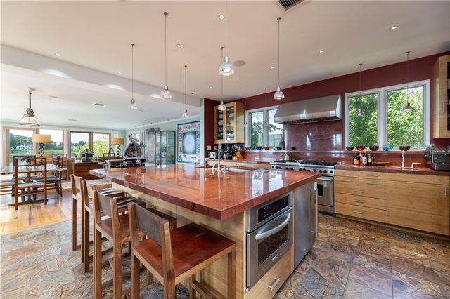 43 Avondale Road, Westerly, RI 02891