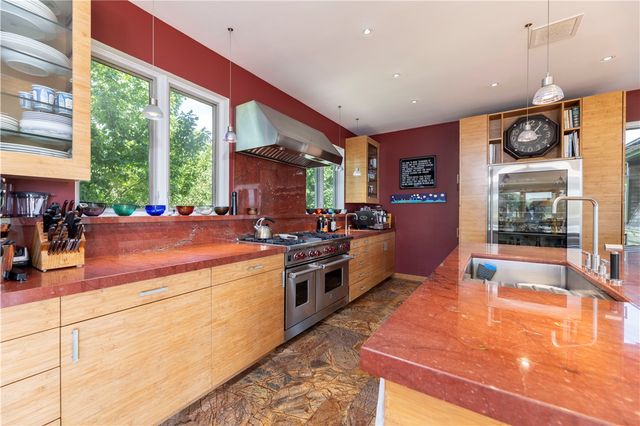 43 Avondale Road, Westerly, RI 02891