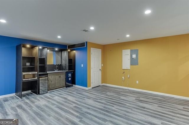 6925 Fellowship Lane, Flowery Branch, GA 30542