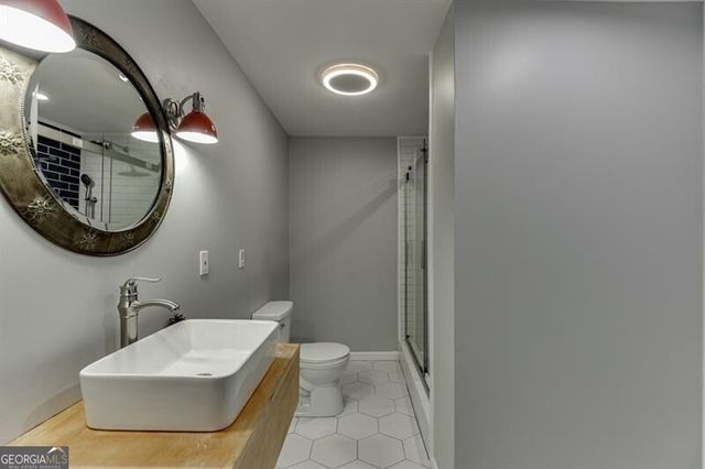 6925 Fellowship Lane, Flowery Branch, GA 30542