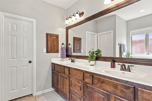 320 Fort Cobb WAY, Georgetown, TX 78628
