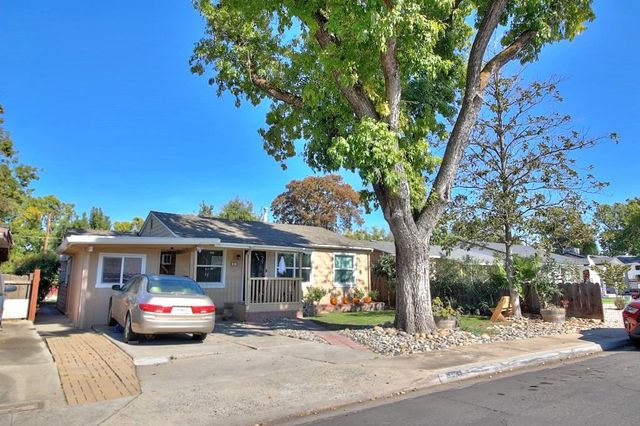 1345 Teresa St, Modesto, CA 95350