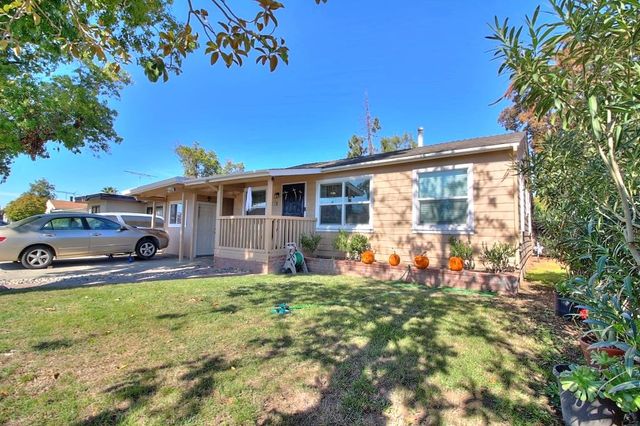 1345 Teresa St, Modesto, CA 95350