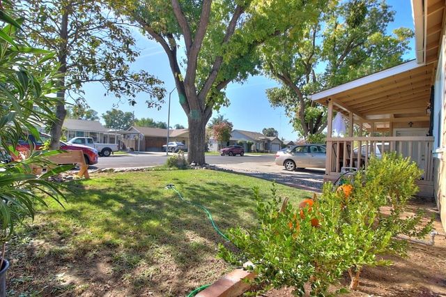 1345 Teresa St, Modesto, CA 95350