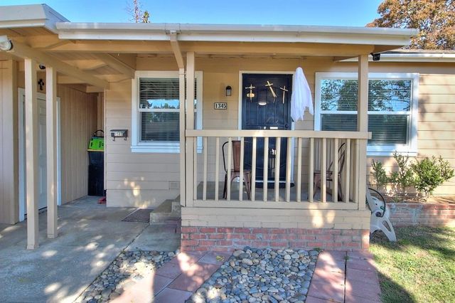 1345 Teresa St, Modesto, CA 95350