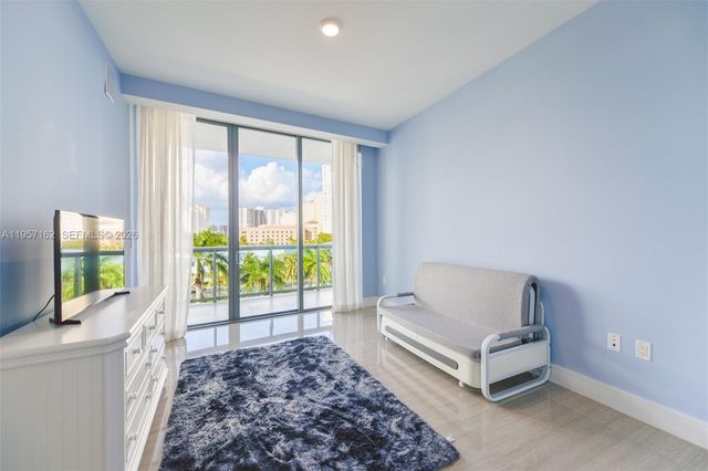 3250 NE 188th Street 404, Aventura, FL 33180