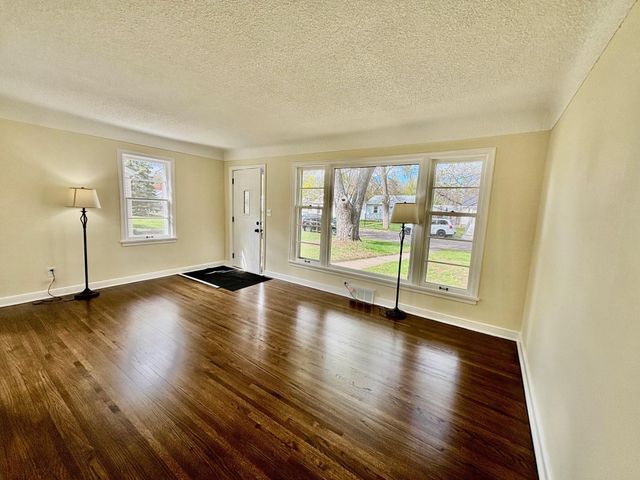 6913 Russell Avenue S, Richfield, MN 55423
