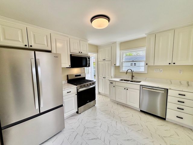6913 Russell Avenue S, Richfield, MN 55423
