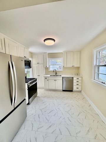 6913 Russell Avenue S, Richfield, MN 55423
