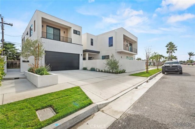 9545 Pollack Drive, Huntington Beach, CA 92646