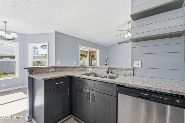 12 Katrina Court, Palm Coast, FL 32164