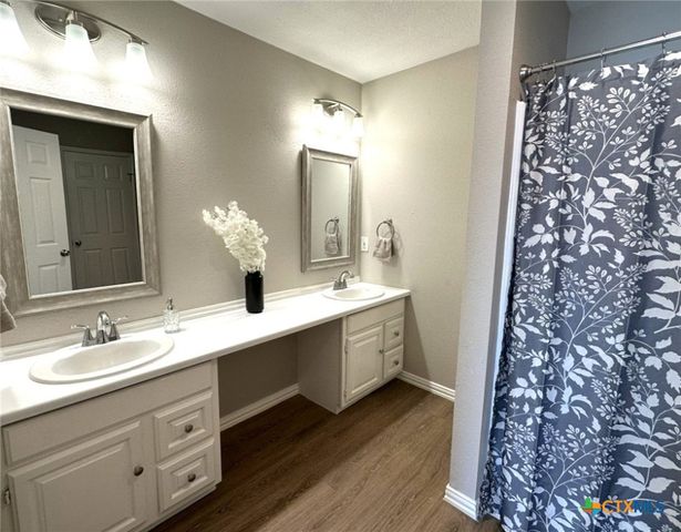 123 Poolside Drive, Canyon Lake, TX 78133