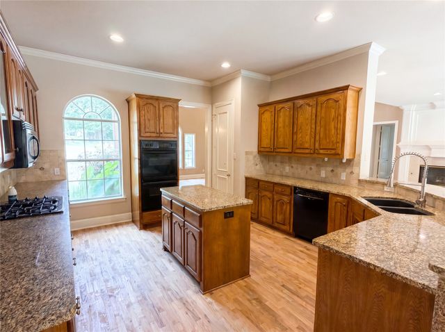2533 Vista Creek Court, Garland, TX 75044