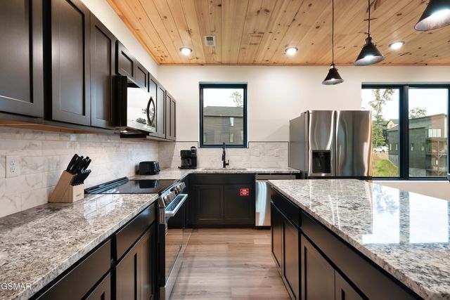 1226 Reedmont Way, Sevierville, TN 37876