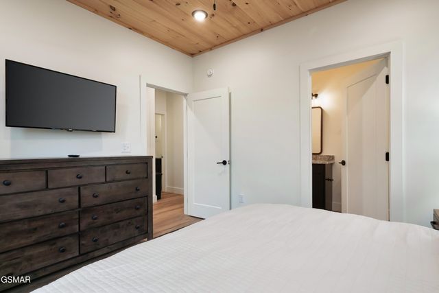 1226 Reedmont Way, Sevierville, TN 37876