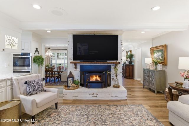 376 W Lake Road, Hattiesburg, MS 39402