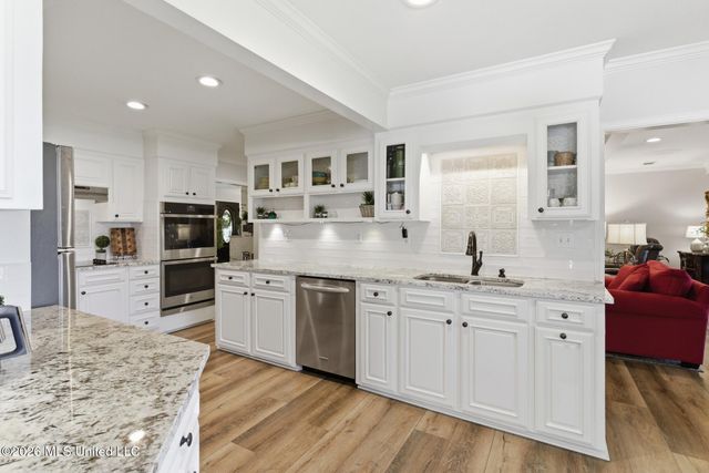 376 W Lake Road, Hattiesburg, MS 39402