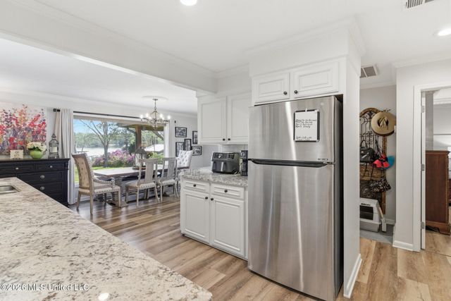 376 W Lake Road, Hattiesburg, MS 39402