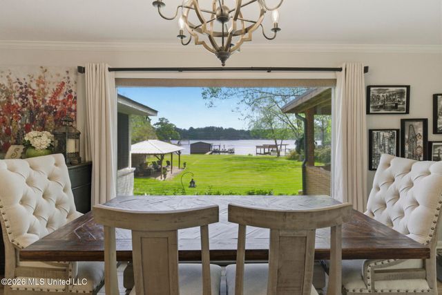 376 W Lake Road, Hattiesburg, MS 39402