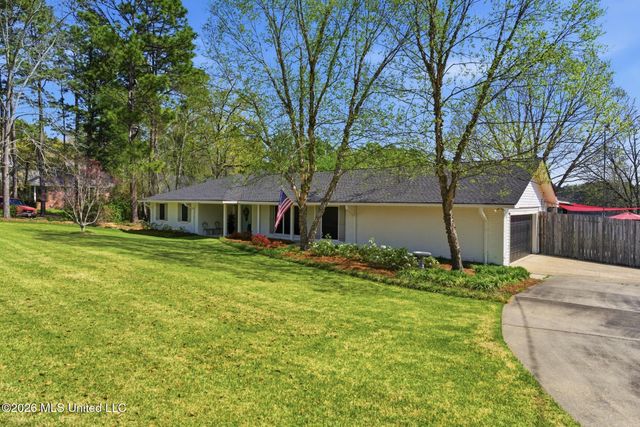 376 W Lake Road, Hattiesburg, MS 39402