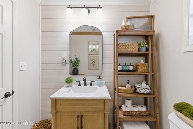 376 W Lake Road, Hattiesburg, MS 39402