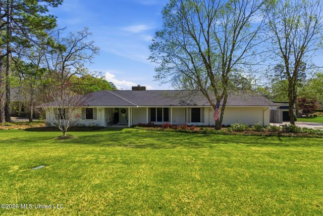 376 W Lake Road, Hattiesburg, MS 39402