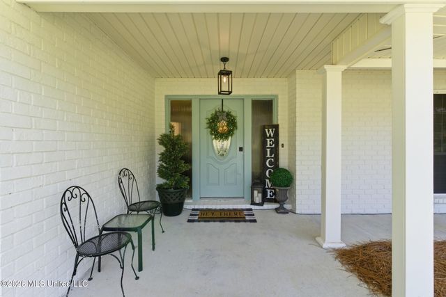 376 W Lake Road, Hattiesburg, MS 39402