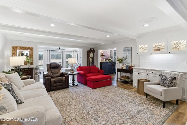 376 W Lake Road, Hattiesburg, MS 39402