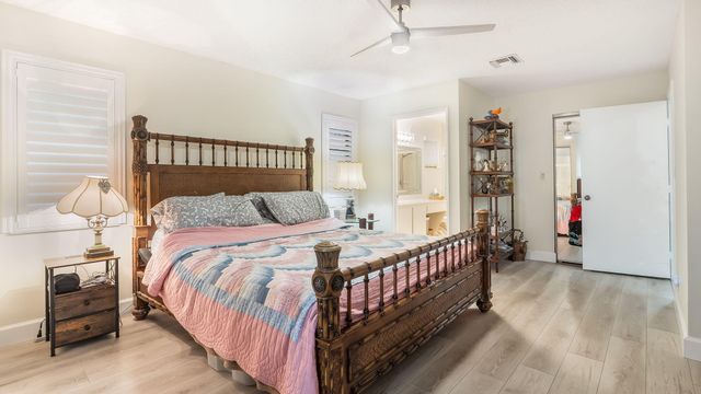 6353 Royal Manor Circle, Delray Beach, FL 33484