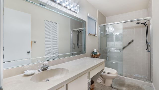 6353 Royal Manor Circle, Delray Beach, FL 33484