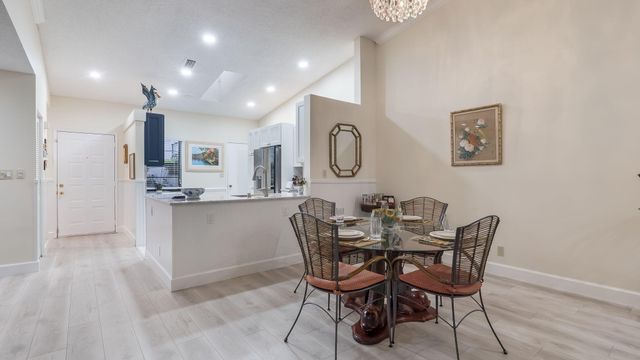 6353 Royal Manor Circle, Delray Beach, FL 33484