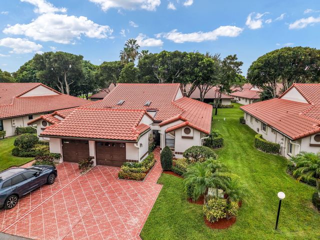 6353 Royal Manor Circle, Delray Beach, FL 33484