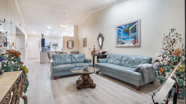 6353 Royal Manor Circle, Delray Beach, FL 33484