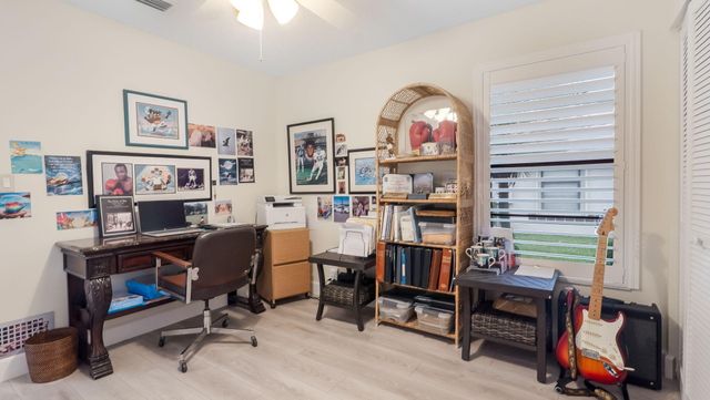 6353 Royal Manor Circle, Delray Beach, FL 33484