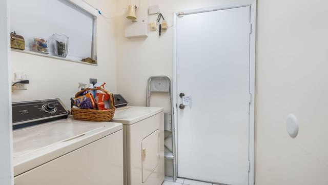 6353 Royal Manor Circle, Delray Beach, FL 33484