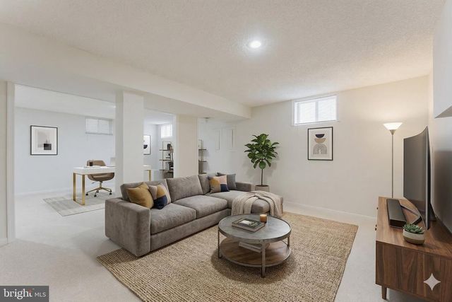 4664 BRADDOCK GREEN CT, Fairfax, VA 22032