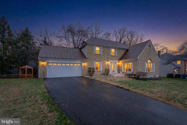 4664 BRADDOCK GREEN CT, Fairfax, VA 22032