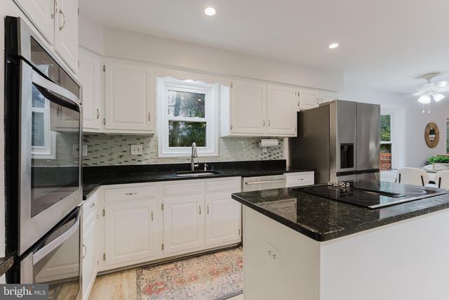 4664 BRADDOCK GREEN CT, Fairfax, VA 22032