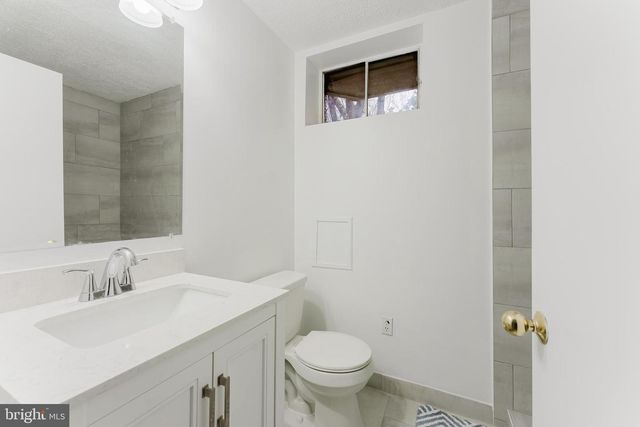 4664 BRADDOCK GREEN CT, Fairfax, VA 22032