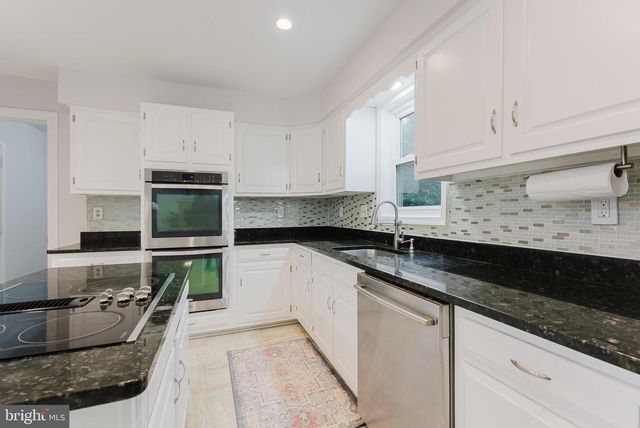 4664 BRADDOCK GREEN CT, Fairfax, VA 22032