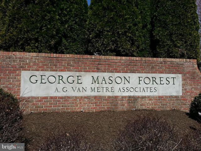 4664 BRADDOCK GREEN CT, Fairfax, VA 22032