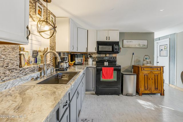 2749 White Street SW, Supply, NC 28462