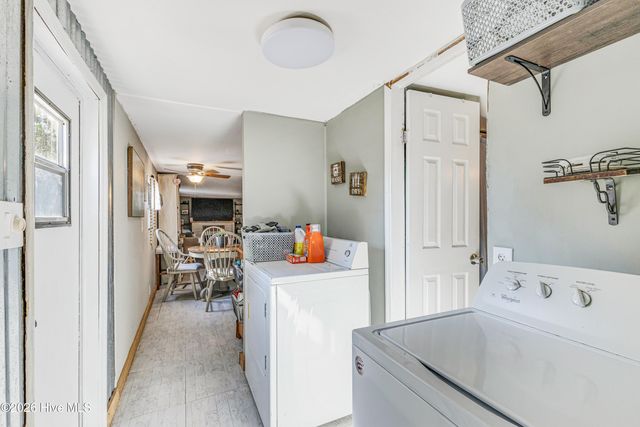 2749 White Street SW, Supply, NC 28462