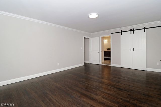 13 Hanover Rd, East Hanover Twp., NJ 07936