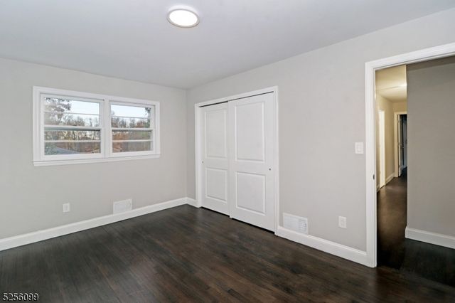 13 Hanover Rd, East Hanover Twp., NJ 07936