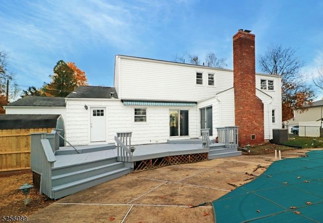 13 Hanover Rd, East Hanover Twp., NJ 07936